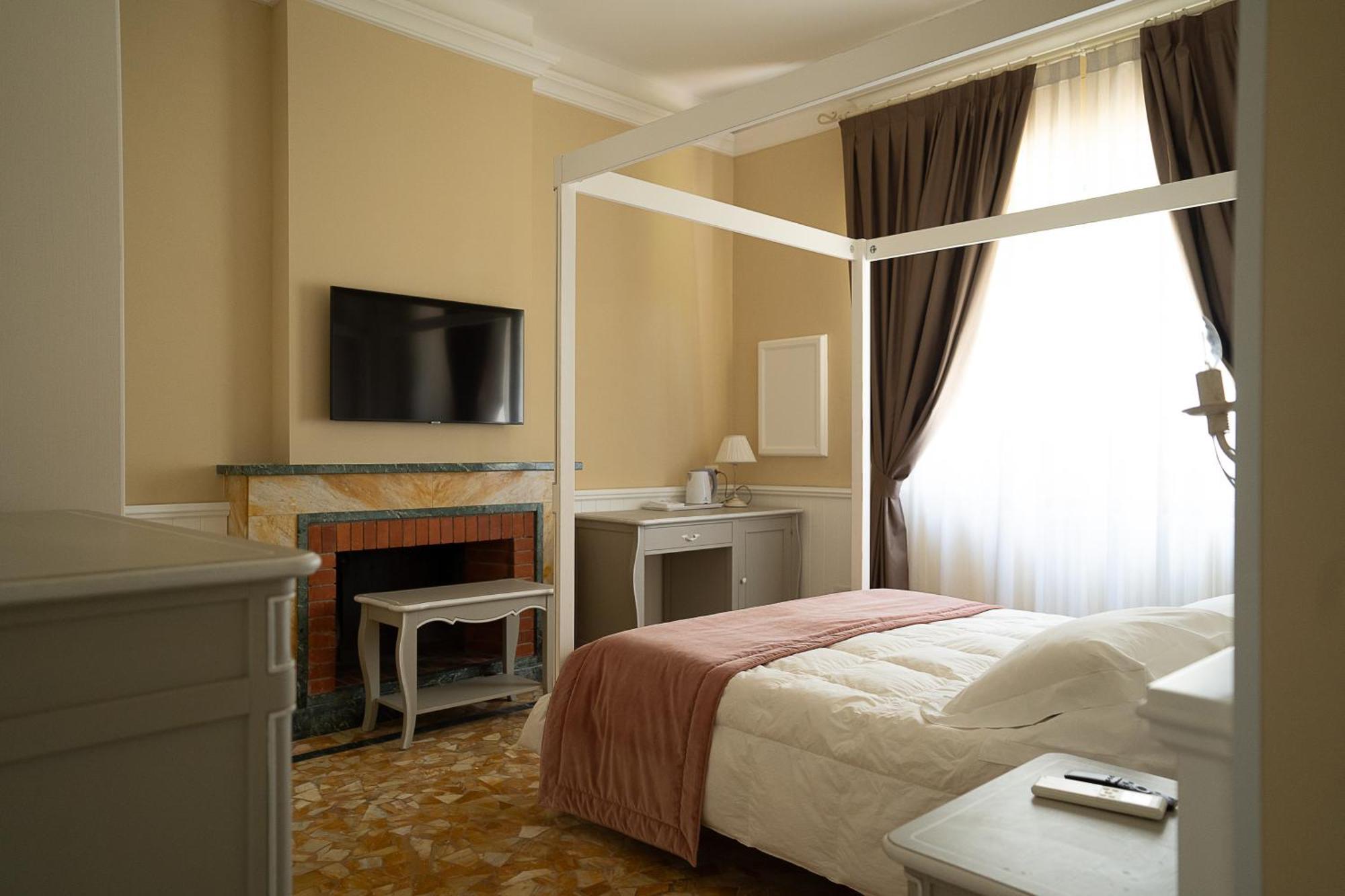 Hotel Bellonda 포르데데이마르미 외부 사진